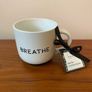 🍀NWT! Nicole Miller Black and White 'Breathe' Mug
